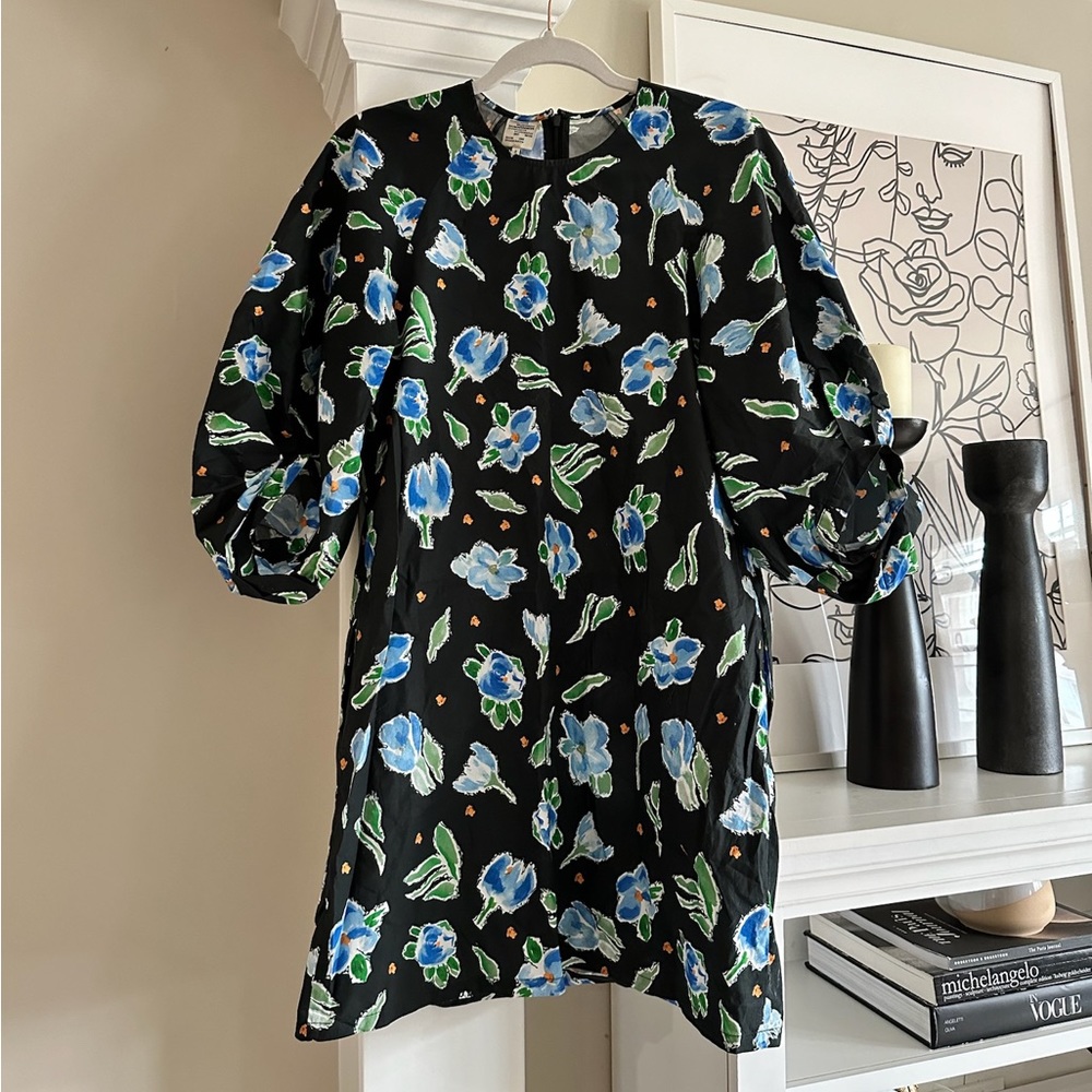 BAUM UND PFERDGARTEN BLACK FLORAL DRESS SIZE 34 WITH POCKETS